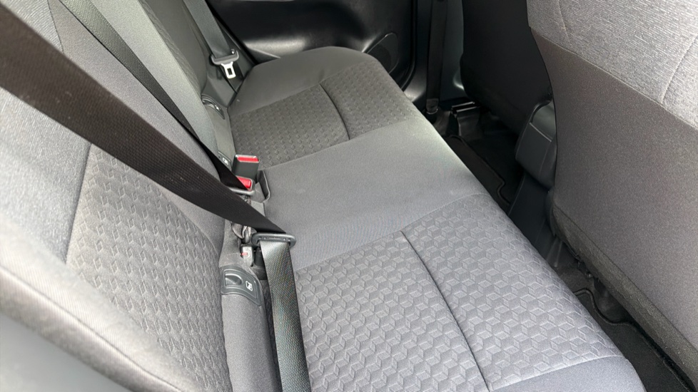 Toyota Yaris 1.5 Hybrid Design 5dr CVT Hybrid Hatchback - Image 17