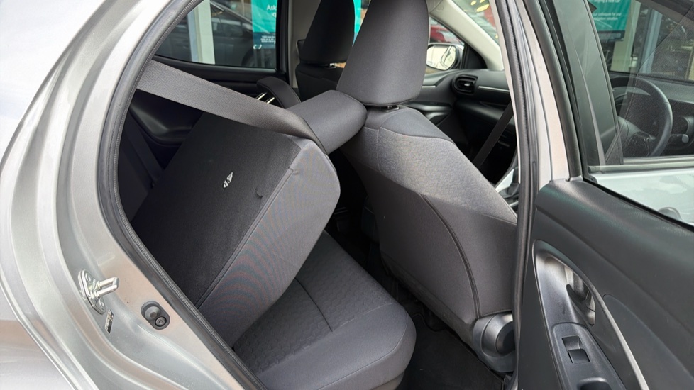 Toyota Yaris 1.5 Hybrid Design 5dr CVT Hybrid Hatchback - Image 18