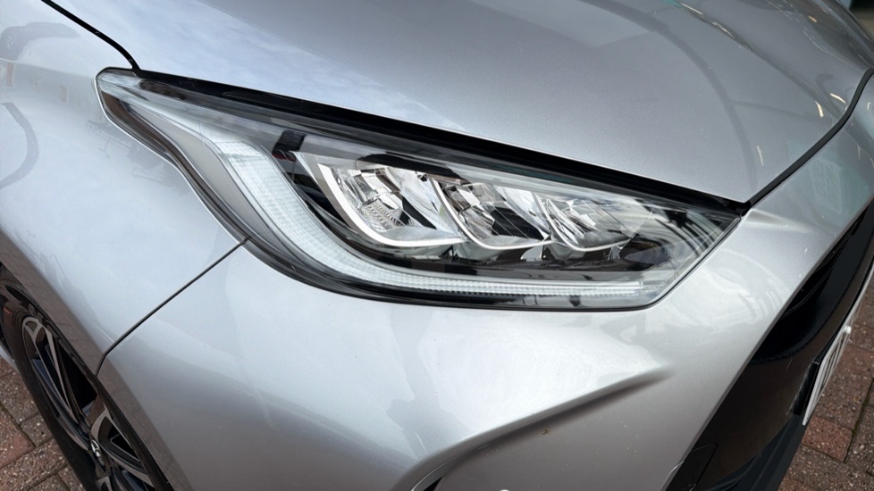 Toyota Yaris 1.5 Hybrid Design 5dr CVT Hybrid Hatchback - Image 20