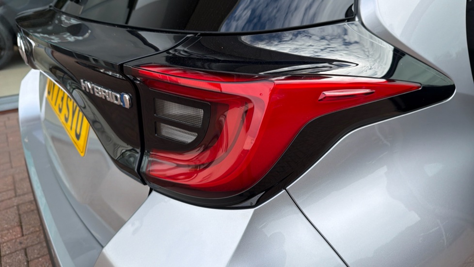 Toyota Yaris 1.5 Hybrid Design 5dr CVT Hybrid Hatchback - Image 21