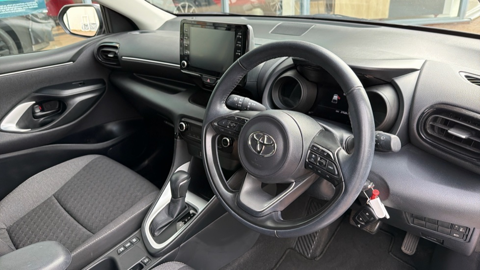 Toyota Yaris 1.5 Hybrid Design 5dr CVT Hybrid Hatchback - Image 34