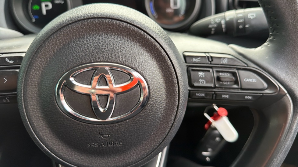 Toyota Yaris 1.5 Hybrid Design 5dr CVT Hybrid Hatchback - Image 37