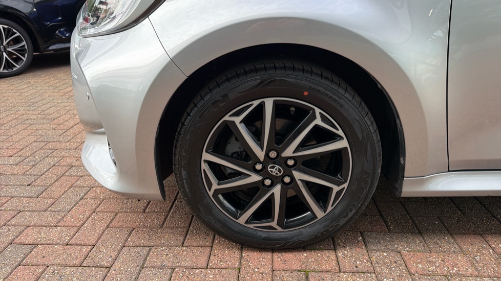 Toyota Yaris 1.5 Hybrid Design 5dr CVT Hybrid Hatchback - Image 42