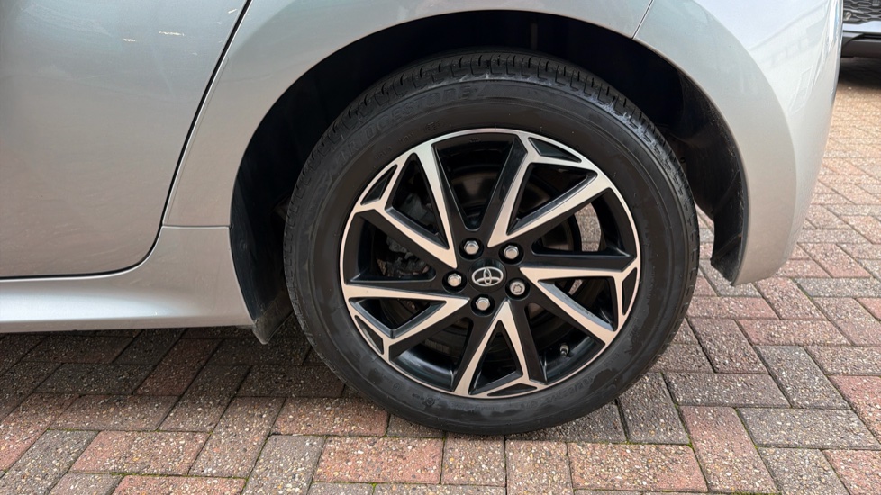 Toyota Yaris 1.5 Hybrid Design 5dr CVT Hybrid Hatchback - Image 43