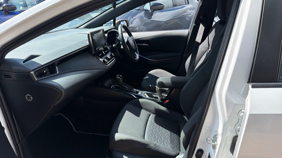 Toyota Corolla 1.8 VVT-i Hybrid Icon 5dr CVT Hybrid Estate - Image 5