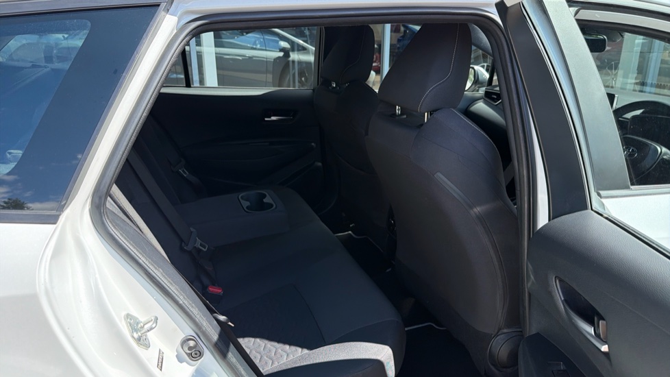 Toyota Corolla 1.8 VVT-i Hybrid Icon 5dr CVT Hybrid Estate - Image 8