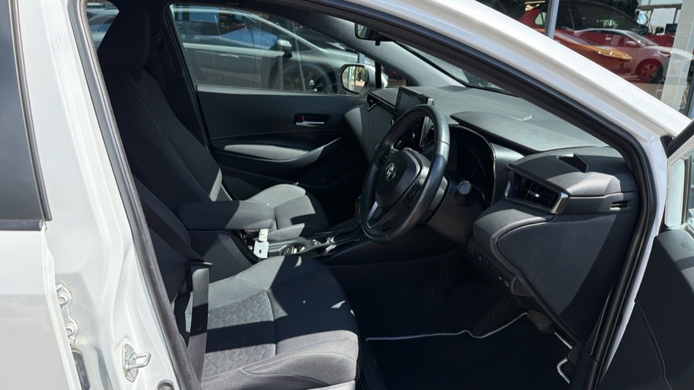 Toyota Corolla 1.8 VVT-i Hybrid Icon 5dr CVT Hybrid Estate - Image 12