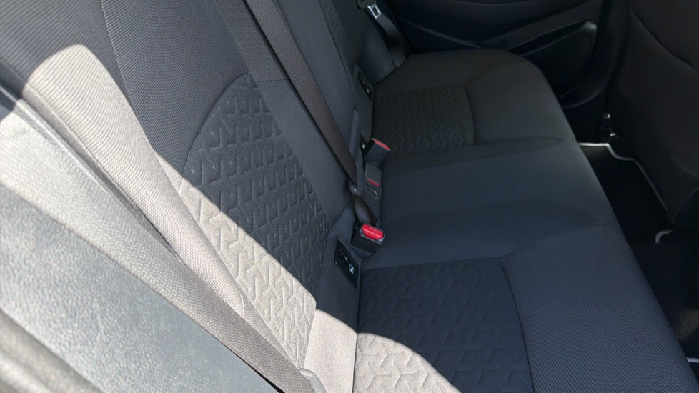 Toyota Corolla 1.8 VVT-i Hybrid Icon 5dr CVT Hybrid Estate - Image 14