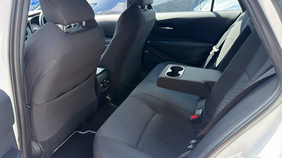 Toyota Corolla 1.8 VVT-i Hybrid Icon 5dr CVT Hybrid Estate - Image 15