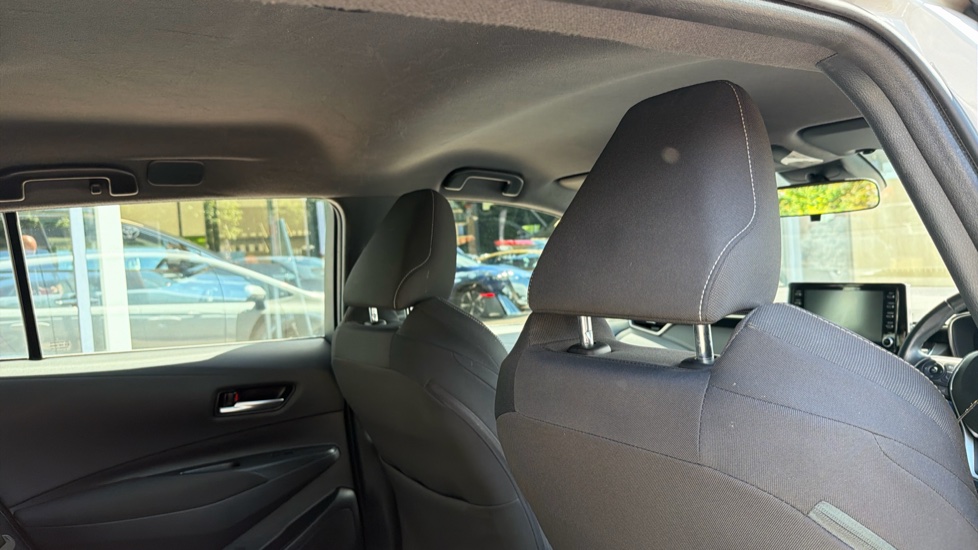 Toyota Corolla 1.8 VVT-i Hybrid Icon 5dr CVT Hybrid Estate - Image 19