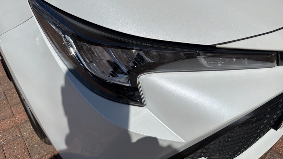 Toyota Corolla 1.8 VVT-i Hybrid Icon 5dr CVT Hybrid Estate - Image 20