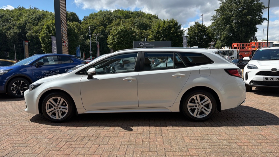 Toyota Corolla 1.8 VVT-i Hybrid Icon 5dr CVT Hybrid Estate - Image 24