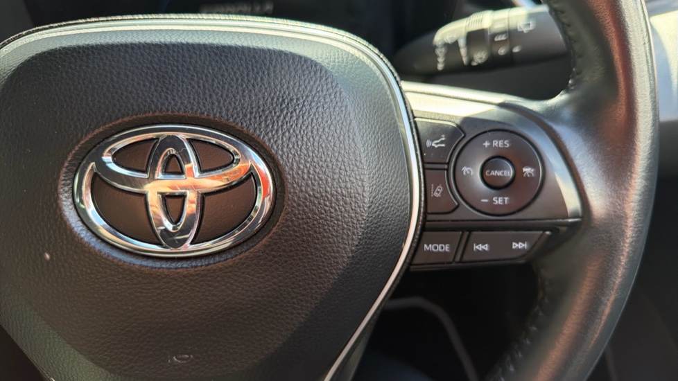 Toyota Corolla 1.8 VVT-i Hybrid Icon 5dr CVT Hybrid Estate - Image 37