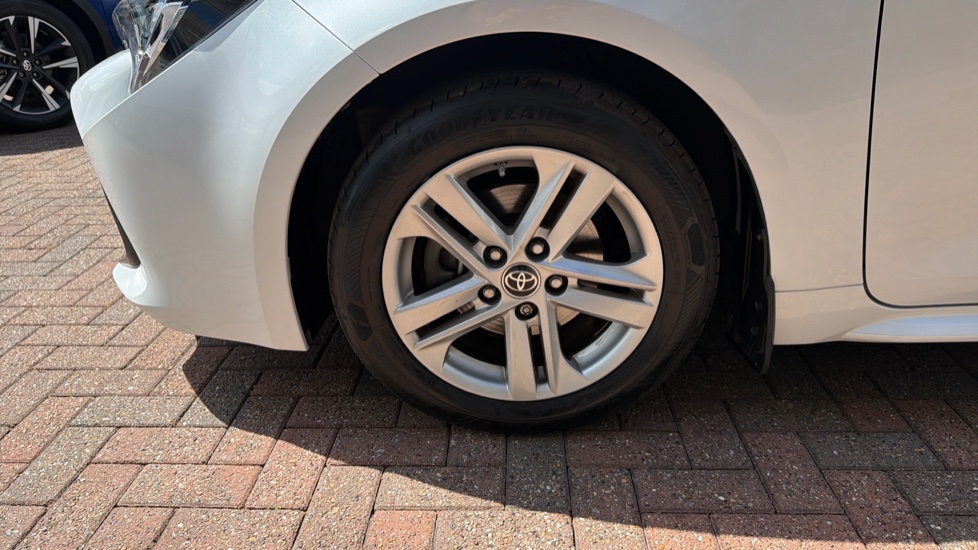 Toyota Corolla 1.8 VVT-i Hybrid Icon 5dr CVT Hybrid Estate - Image 42