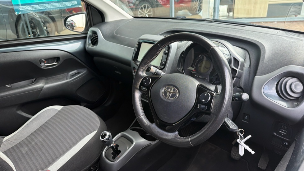 Toyota Aygo 1.0 VVT-i X-Press 5dr x-shift Petrol Hatchback - Image 6