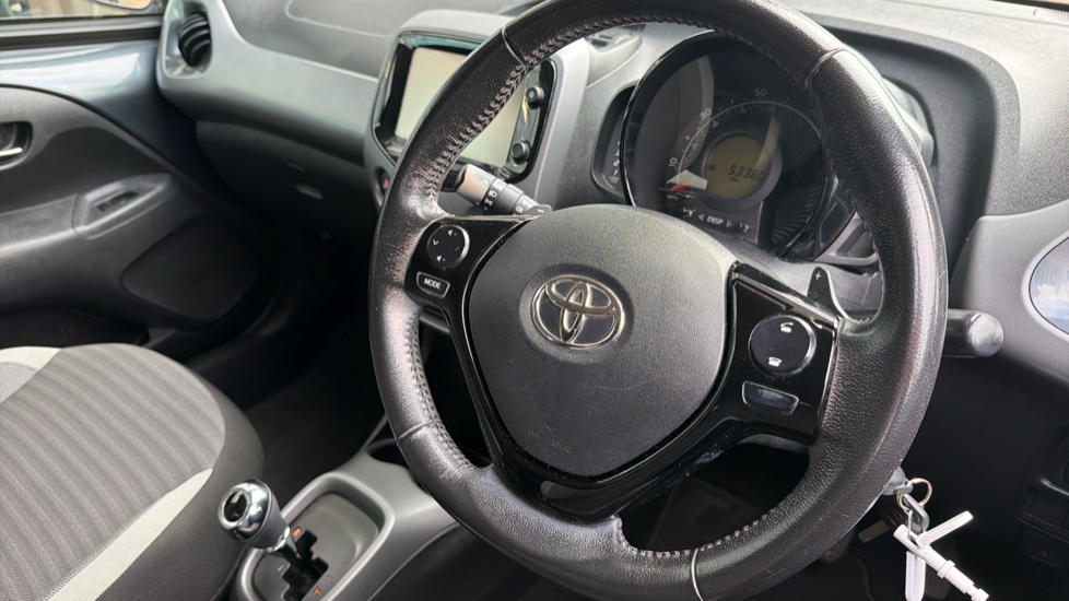 Toyota Aygo 1.0 VVT-i X-Press 5dr x-shift Petrol Hatchback - Image 10