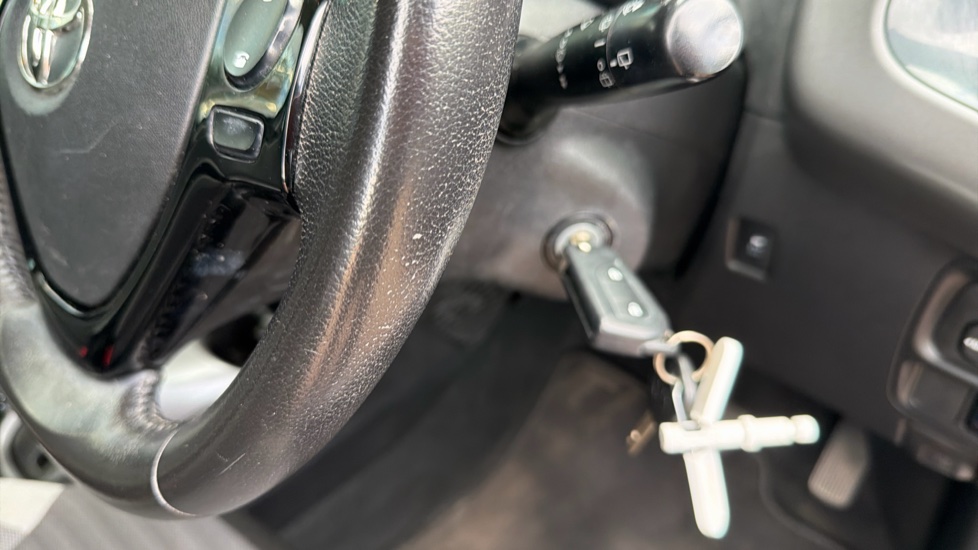 Toyota Aygo 1.0 VVT-i X-Press 5dr x-shift Petrol Hatchback - Image 16