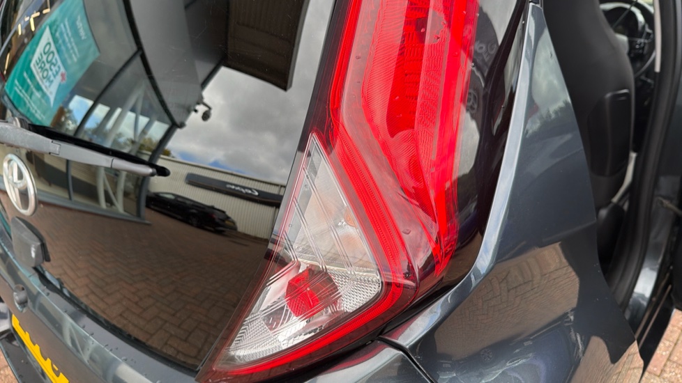 Toyota Aygo 1.0 VVT-i X-Press 5dr x-shift Petrol Hatchback - Image 21