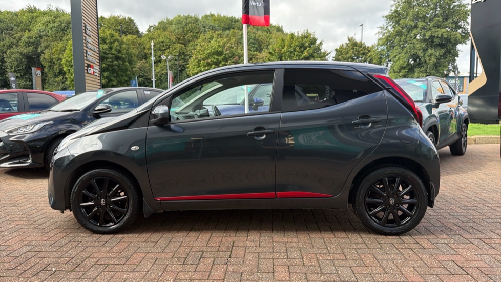 Toyota Aygo 1.0 VVT-i X-Press 5dr x-shift Petrol Hatchback - Image 24