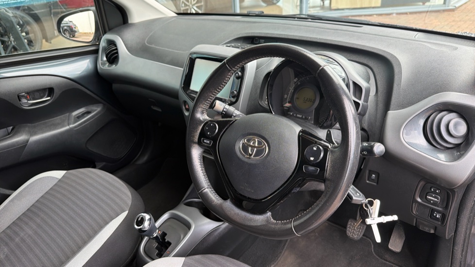 Toyota Aygo 1.0 VVT-i X-Press 5dr x-shift Petrol Hatchback - Image 34