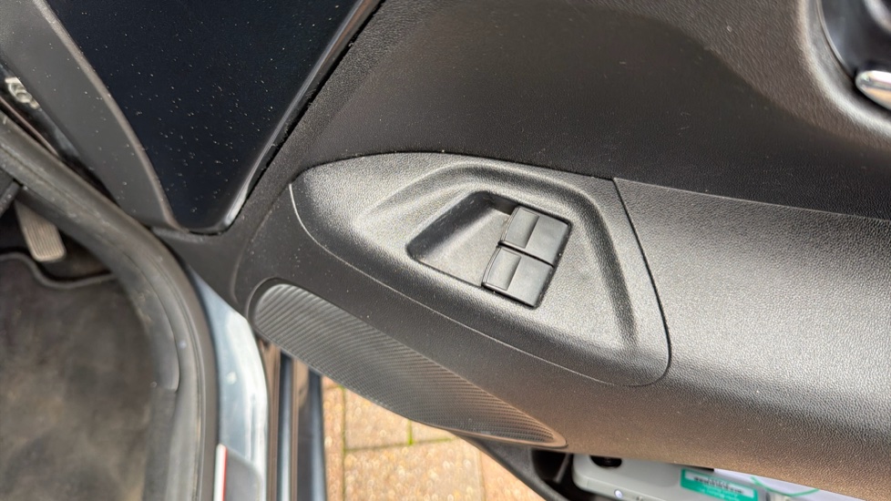 Toyota Aygo 1.0 VVT-i X-Press 5dr x-shift Petrol Hatchback - Image 35