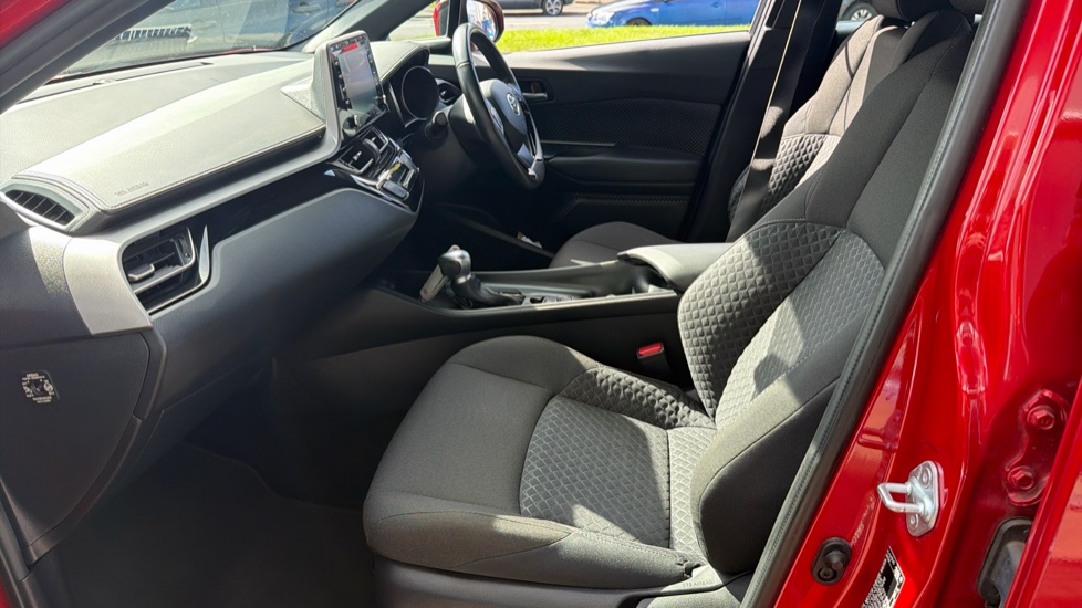 Toyota C-HR 1.8 Hybrid Icon 5dr CVT Hybrid Hatchback - Image 5