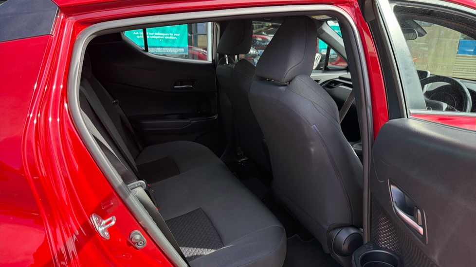Toyota C-HR 1.8 Hybrid Icon 5dr CVT Hybrid Hatchback - Image 8