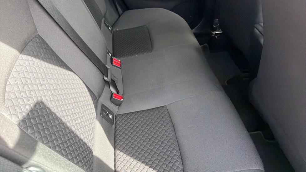 Toyota C-HR 1.8 Hybrid Icon 5dr CVT Hybrid Hatchback - Image 17