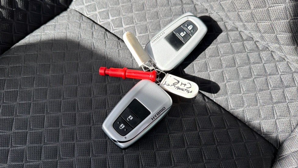 Toyota C-HR 1.8 Hybrid Icon 5dr CVT Hybrid Hatchback - Image 28