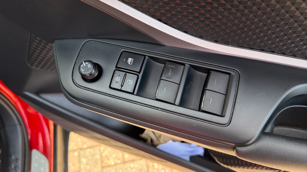 Toyota C-HR 1.8 Hybrid Icon 5dr CVT Hybrid Hatchback - Image 35