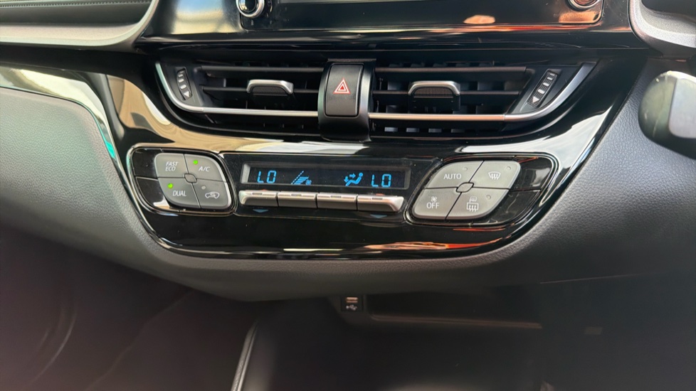 Toyota C-HR 1.8 Hybrid Icon 5dr CVT Hybrid Hatchback - Image 39