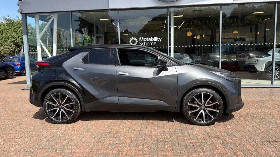 Toyota C-HR 2.0 PHEV GR Sport 5dr CVT Hatchback - Image 23