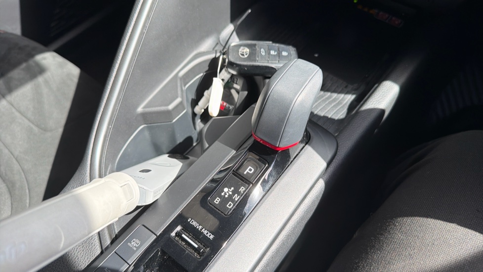 Toyota C-HR 2.0 PHEV GR Sport 5dr CVT Hatchback - Image 41
