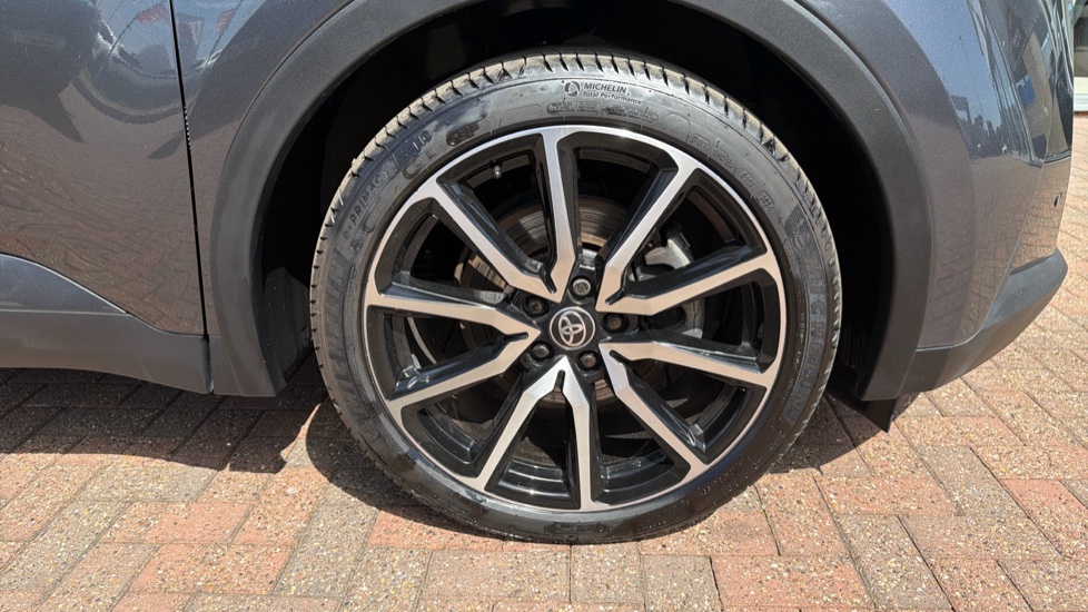 Toyota C-HR 2.0 PHEV GR Sport 5dr CVT Hatchback - Image 42