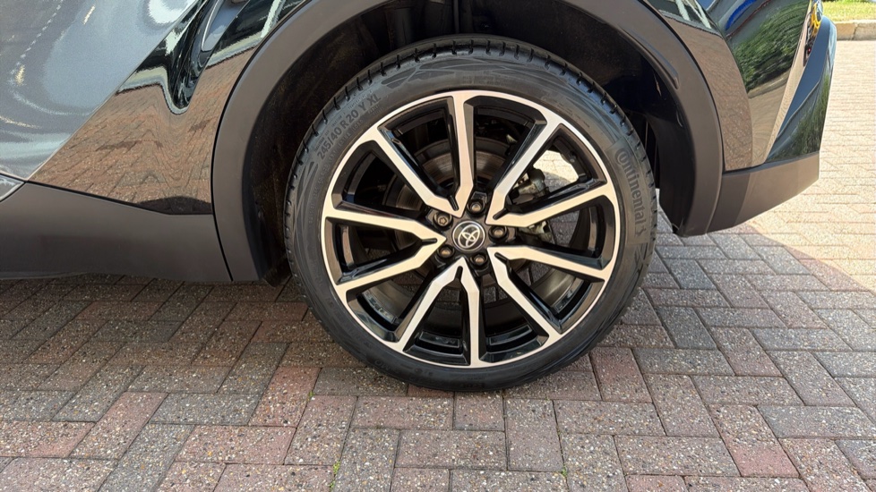 Toyota C-HR 2.0 PHEV GR Sport 5dr CVT Hatchback - Image 45