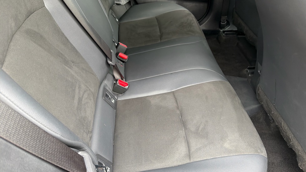Toyota C-HR 2.0 PHEV GR Sport 5dr CVT Hatchback - Image 17