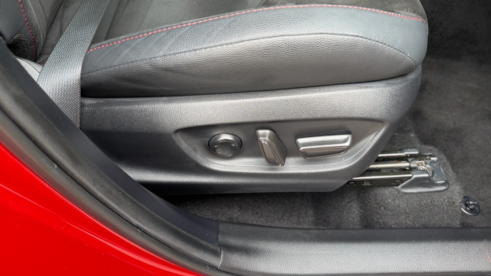 Toyota C-HR 2.0 PHEV GR Sport 5dr CVT Hatchback - Image 37