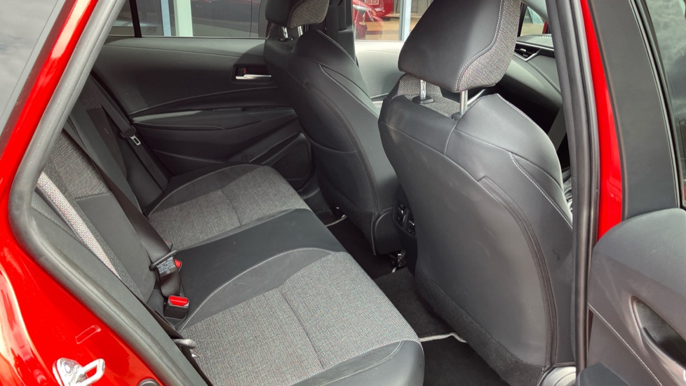 Toyota Corolla 2.0 Hybrid Design 5dr CVT Hybrid Hatchback - Image 8