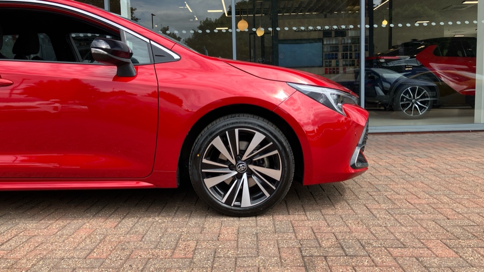 Toyota Corolla 2.0 Hybrid Design 5dr CVT Hybrid Hatchback - Image 25