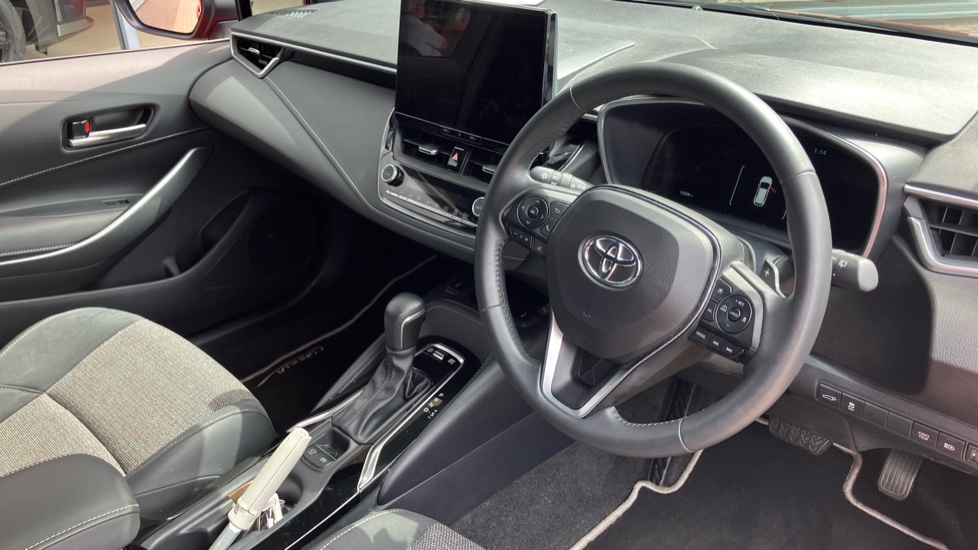 Toyota Corolla 2.0 Hybrid Design 5dr CVT Hybrid Hatchback - Image 34