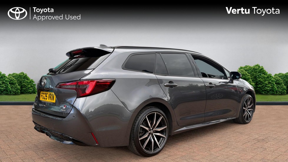 Toyota Corolla 2.0 Hybrid 178 GR Sport 5dr CVT Hybrid Estate - Image 2