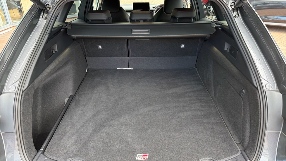 Toyota Corolla 2.0 Hybrid 178 GR Sport 5dr CVT Hybrid Estate - Image 13