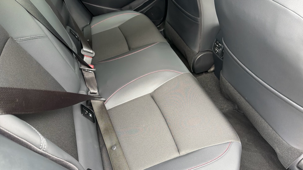 Toyota Corolla 2.0 Hybrid 178 GR Sport 5dr CVT Hybrid Estate - Image 17