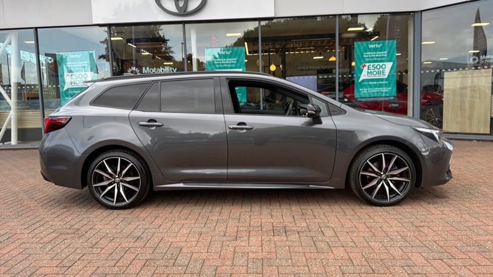 Toyota Corolla 2.0 Hybrid 178 GR Sport 5dr CVT Hybrid Estate - Image 23