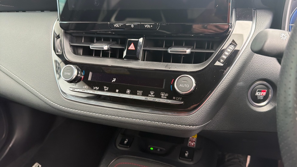 Toyota Corolla 2.0 Hybrid 178 GR Sport 5dr CVT Hybrid Estate - Image 38