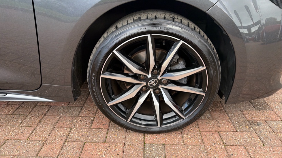 Toyota Corolla 2.0 Hybrid 178 GR Sport 5dr CVT Hybrid Estate - Image 41