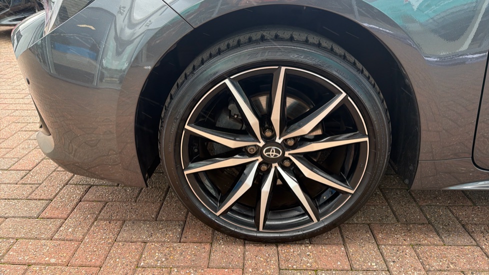 Toyota Corolla 2.0 Hybrid 178 GR Sport 5dr CVT Hybrid Estate - Image 43