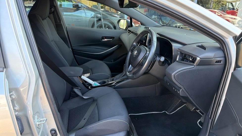 Toyota Corolla 2.0 VVT-i Hybrid Design 5dr CVT Hybrid Hatchback - Image 12