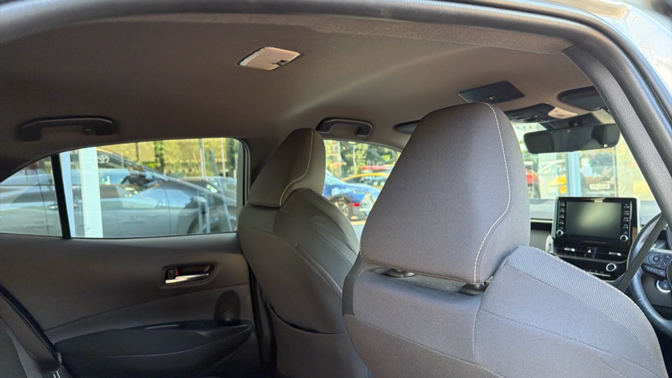 Toyota Corolla 2.0 VVT-i Hybrid Design 5dr CVT Hybrid Hatchback - Image 19
