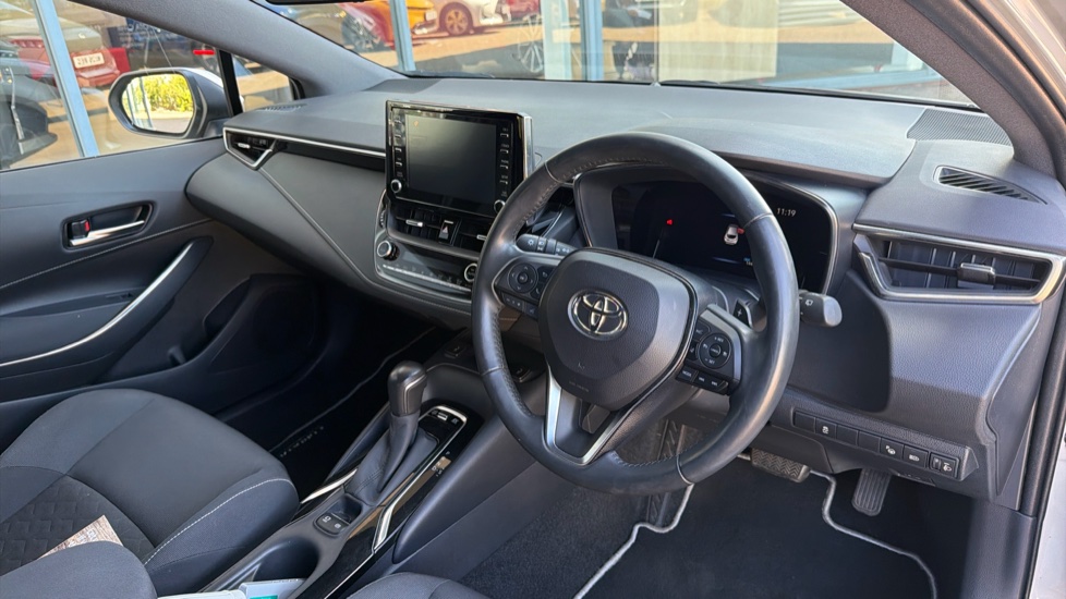 Toyota Corolla 2.0 VVT-i Hybrid Design 5dr CVT Hybrid Hatchback - Image 34